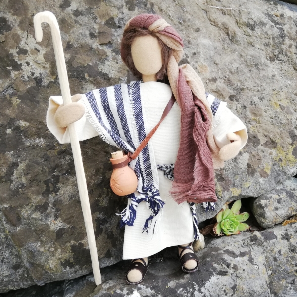 Helle Tonflasche mit Sonnendekor